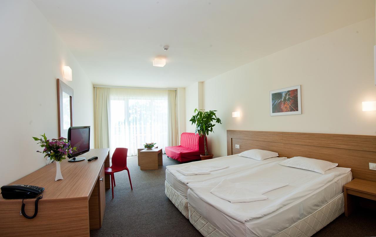 Jeravi Club Hotel プリモルスコ エクステリア 写真